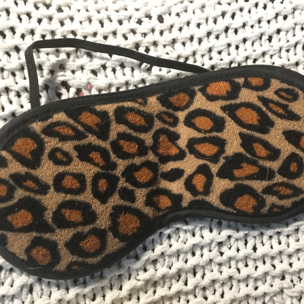 Leopard print sleeping mask